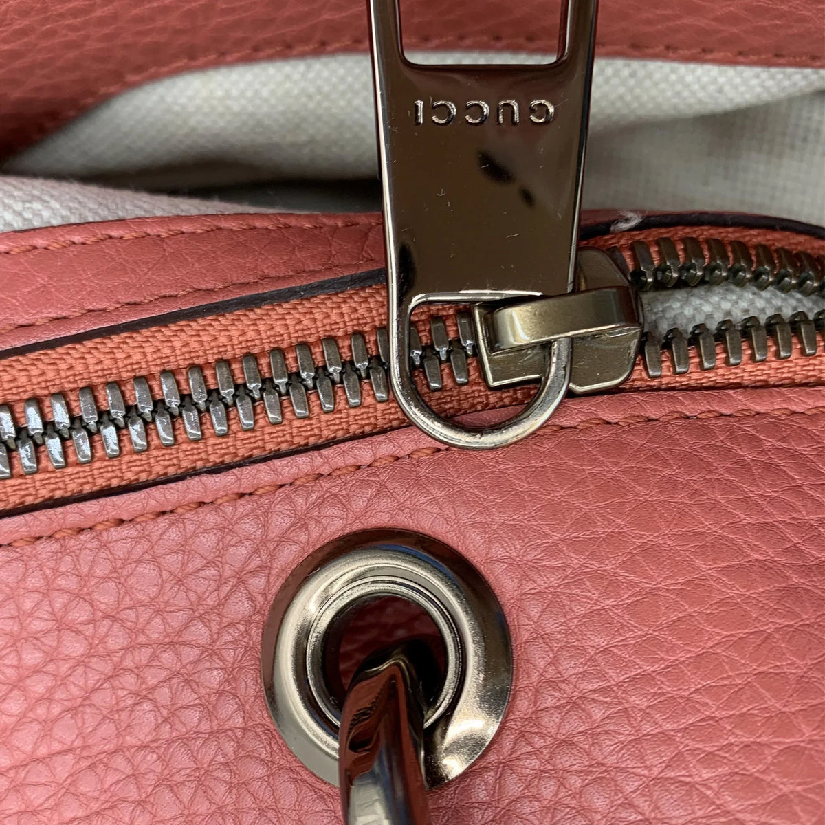 Authenticated Shopper Leather Calf Pink Pre-Owned Satchel Bamboo Gucci Unisex (Fair)
