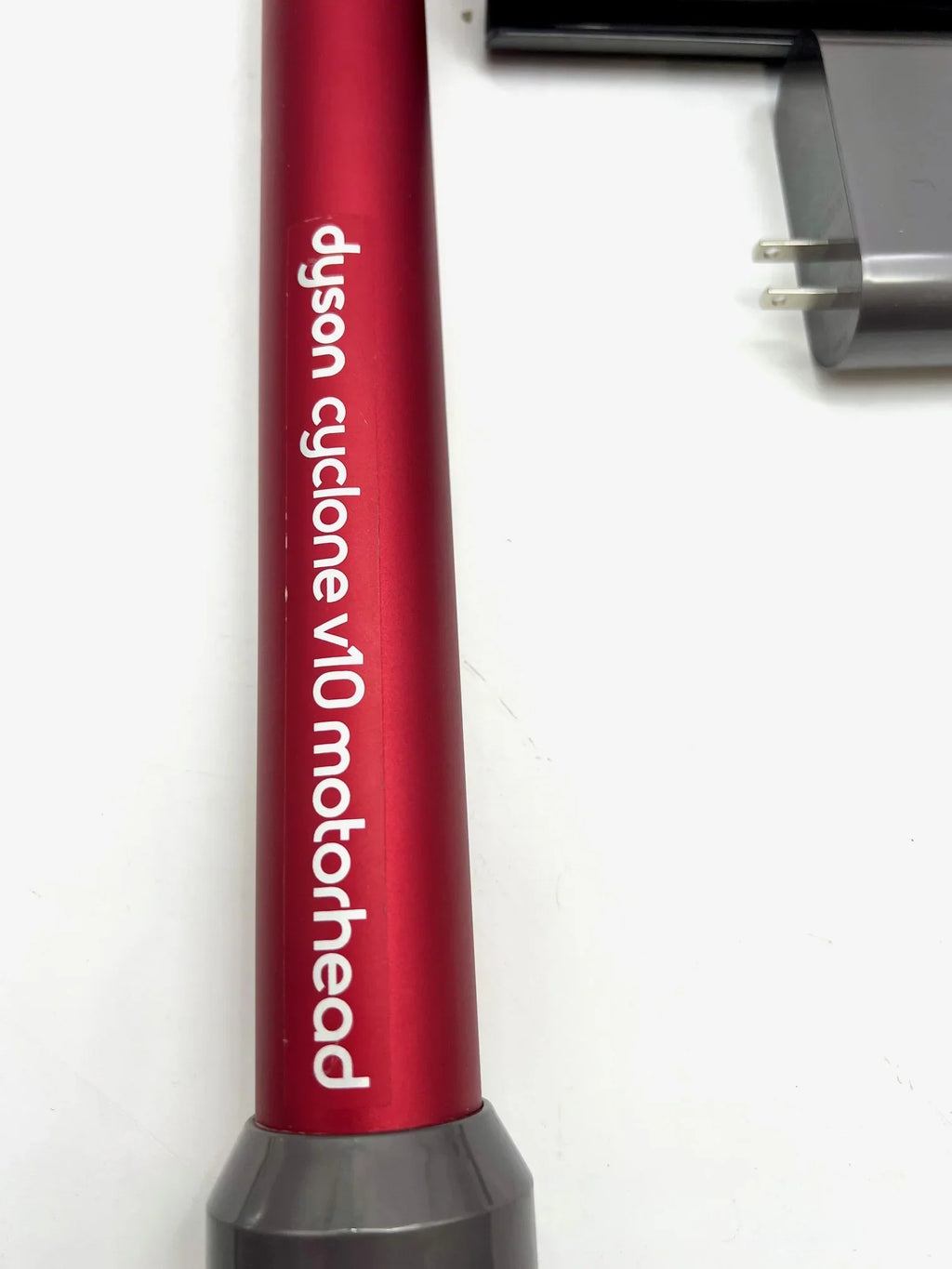 Pre-Owned - PURPLE/RED Cordless Vacuum Dyson (Fair) V10 Motorhead Stick 244393-01 Cyclone